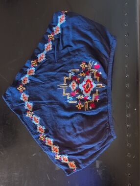 Rue21 Navy crop top